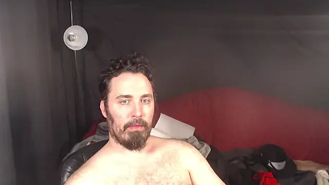 Snapshot of Metalstud chatting on 03/20/25, 02:08 Metalstud online show from 03/20/25, 02:08