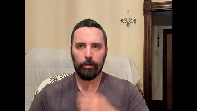 Snapshot of Metalstud chatting on 09/17/25, 03:52 Metalstud online show from 09/17/25, 03:52