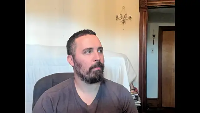 Snapshot of Metalstud chatting on 09/17/25, 06:09 Metalstud online show from 09/17/25, 06:09