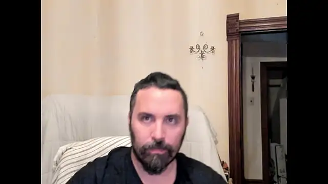 Snapshot of Metalstud chatting on 09/19/25, 11:27 Metalstud online show from 09/19/25, 11:27