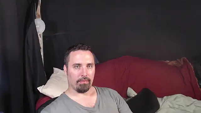 Snapshot of Metalstud chatting on 10/01/25, 12:16 Metalstud online show from 10/01/25, 12:16