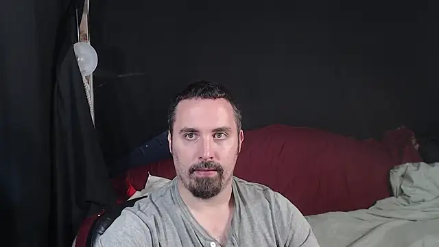 Snapshot of Metalstud chatting on 10/03/25, 02:30 Metalstud online show from 10/03/25, 02:30