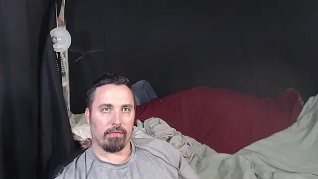 Snapshot of Metalstud chatting on 10/06/25, 03:15 Metalstud online show from 10/06/25, 03:15