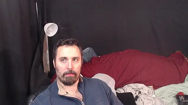 Snapshot of Metalstud chatting on 10/24/25, 05:48 Metalstud online show from 10/24/25, 05:48