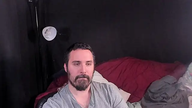 Snapshot of Metalstud chatting on 11/05/25, 02:33 Metalstud online show from 11/05/25, 02:33