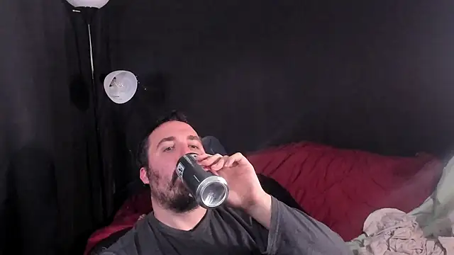 Snapshot of Metalstud chatting on 11/06/25, 04:02 Metalstud online show from 11/06/25, 04:02