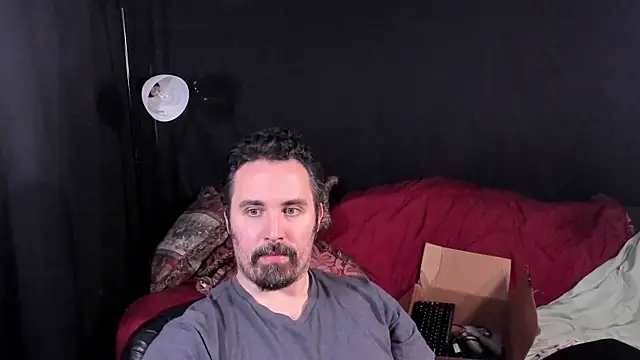 Snapshot of Metalstud chatting on 11/26/25, 01:39 Metalstud online show from 11/26/25, 01:39