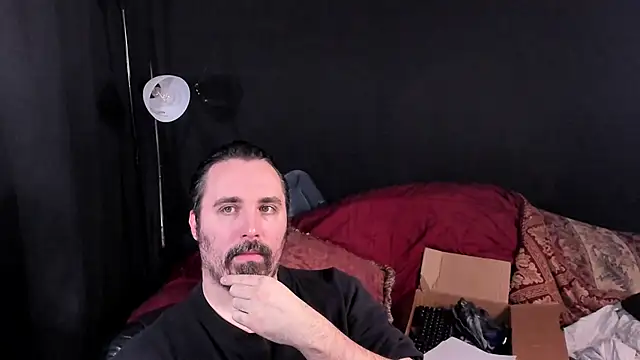 Snapshot of Metalstud chatting on 12/03/25, 04:42 Metalstud online show from 12/03/25, 04:42