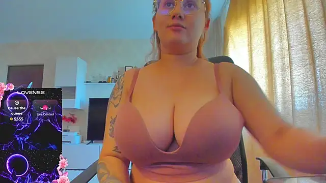 hot evil queen online show from 09/28/25, 09:25