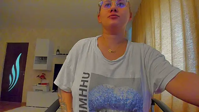 hot evil queen online show from 12/22/25, 08:44