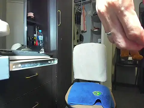 Angelchezcka online show from 04/07/26, 06:47