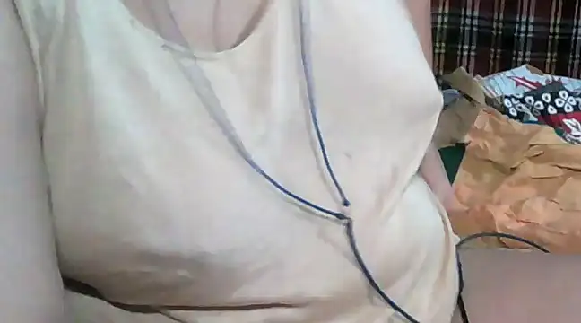 Snapshot of giga-bite chatting on 03/05/25, 04:57 giga-bite online show from 03/05/25, 04:57