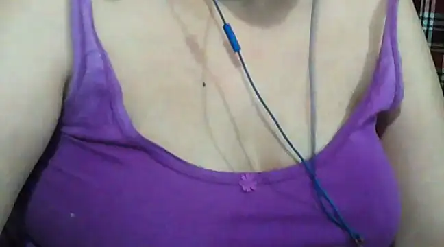 Snapshot of giga-bite chatting on 03/06/25, 05:43 giga-bite online show from 03/06/25, 05:43