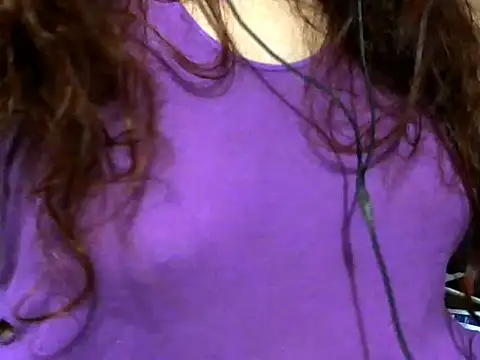 Snapshot of giga-bite chatting on 10/04/25, 07:12 giga-bite online show from 10/04/25, 07:12