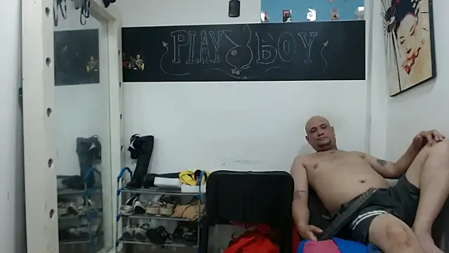 Snapshot of Meloncillo_And_BabyLiss chatting on 01/30/25, 04:48 Meloncillo And BabyLiss online show from 01/30/25, 04:48