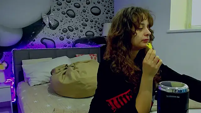 AlmaFancy online show from 04/09/26, 05:29