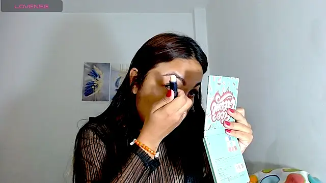 Kylie loveee online show from 11/29/25, 01:58