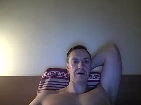 Snapshot of ploki2180 chatting on 02/08/25, 09:57 ploki2180 online show from 02/08/25, 09:57