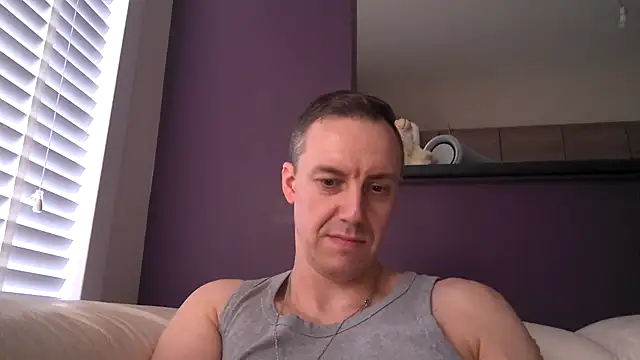 Snapshot of ploki2180 chatting on 02/23/25, 04:02 ploki2180 online show from 02/23/25, 04:02