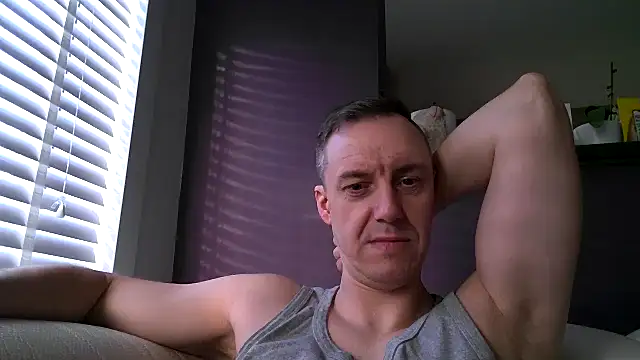 Snapshot of ploki2180 chatting on 03/16/25, 03:50 ploki2180 online show from 03/16/25, 03:50