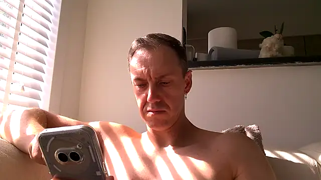 Snapshot of ploki2180 chatting on 09/14/25, 11:20 ploki2180 online show from 09/14/25, 11:20