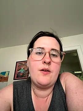 Snapshot of Luce127 chatting on 09/13/25, 09:47 Luce127 online show from 09/13/25, 09:47