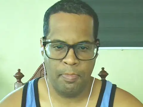 Snapshot of thesugar32 chatting on 04/28/26, 12:21 thesugar32 online show from 04/28/26, 12:21