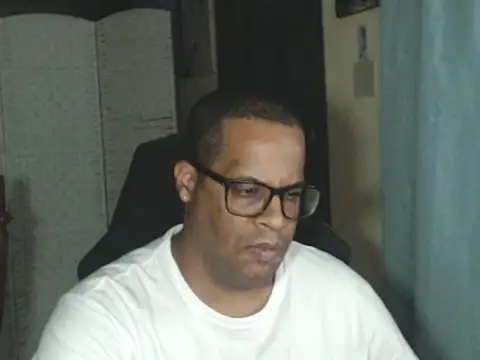 Snapshot of thesugar32 chatting on 05/16/26, 02:19 thesugar32 online show from 05/16/26, 02:19