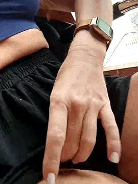 LilliThelo online show from 02/22/25, 11:02