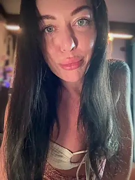 LilliThelo online show from 12/17/25, 06:52