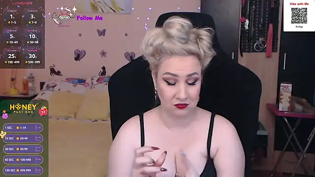 MissLexyGold online show from 01/11/25, 02:04