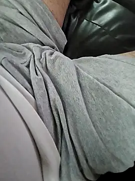 Snapshot of m6sp1 chatting on 03/04/26, 12:44 m6sp1 online show from 03/04/26, 12:44