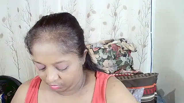 Snapshot of Indiantasha chatting on 04/26/26, 01:47 Indiantasha online show from 04/26/26, 01:47
