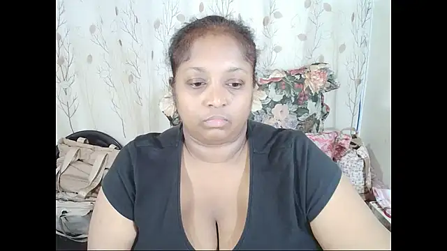 Snapshot of Indiantasha chatting on 05/11/26, 04:04 Indiantasha online show from 05/11/26, 04:04