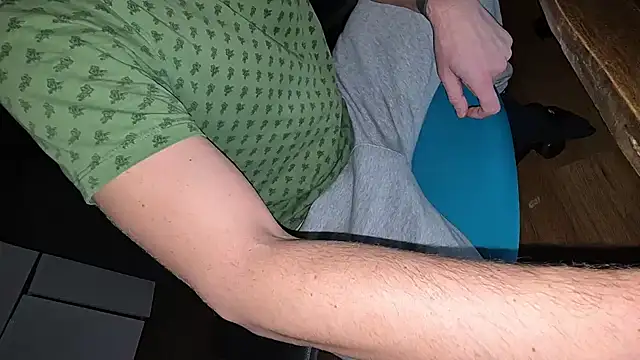 -luckybong- online show from 12/13/24, 10:02