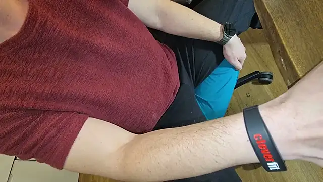 Snapshot of -luckybong- chatting on 03/02/26, 11:17 -luckybong- online show from 03/02/26, 11:17