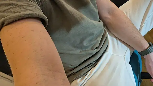 Snapshot of -luckybong- chatting on 03/27/26, 11:15 -luckybong- online show from 03/27/26, 11:15