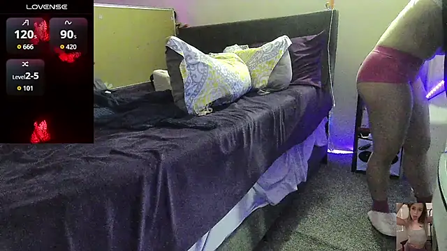 Snapshot of Blondiewithanass chatting on 04/27/26, 02:26 Blondiewithanass online show from 04/27/26, 02:26