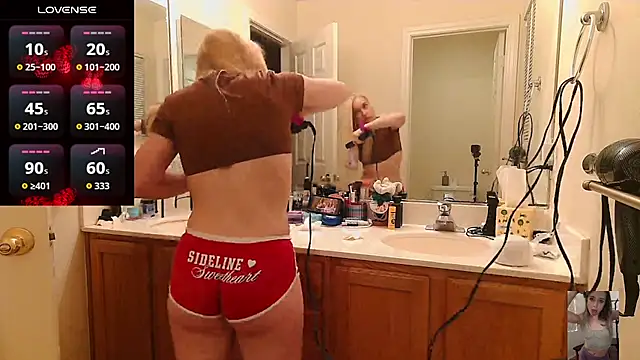 Snapshot of Blondiewithanass chatting on 05/02/26, 10:09 Blondiewithanass online show from 05/02/26, 10:09