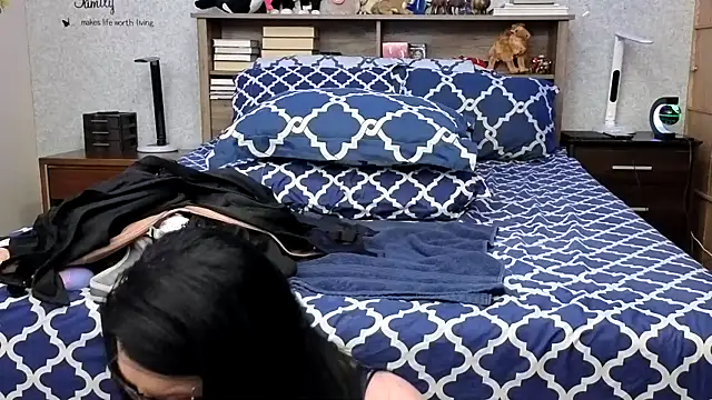 Rayna online show from 02/21/25, 01:22