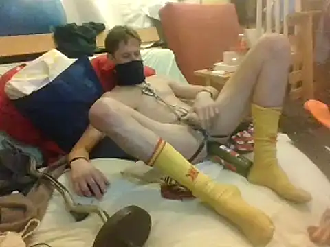 Snapshot of londonfuckwhore chatting on 01/10/25, 06:49 londonfuckwhore online show from 01/10/25, 06:49