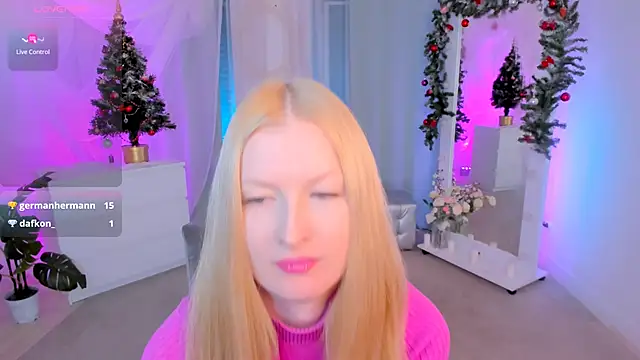Snapshot of Laly_Peach chatting on 12/28/24, 06:50 Laly Peach online show from 12/28/24, 06:50