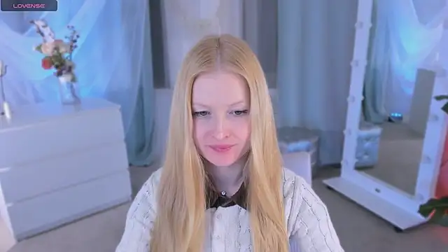 Snapshot of Laly_Peach chatting on 01/28/25, 03:57 Laly Peach online show from 01/28/25, 03:57