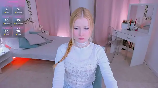 Snapshot of Laly_Peach chatting on 02/11/25, 11:10 Laly Peach online show from 02/11/25, 11:10