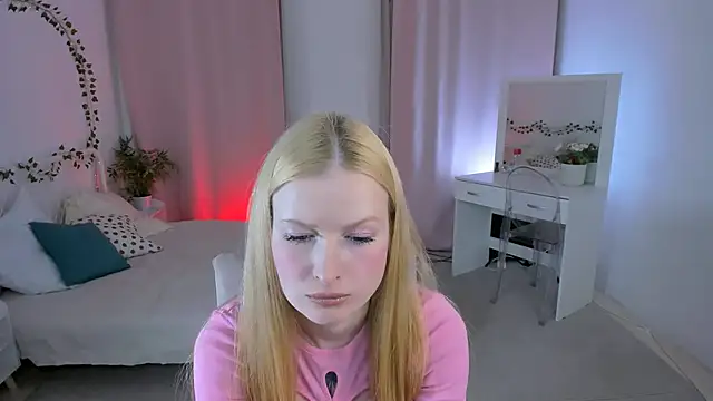 Snapshot of Laly_Peach chatting on 10/02/25, 01:07 Laly Peach online show from 10/02/25, 01:07