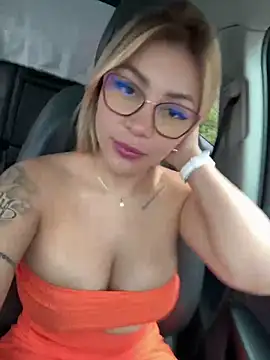 Snapshot of DIANITA_1988 chatting on 12/21/24, 07:38 DIANITA 1988 online show from 12/21/24, 07:38