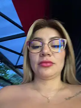 Snapshot of DIANITA_1988 chatting on 12/21/24, 10:40 DIANITA 1988 online show from 12/21/24, 10:40