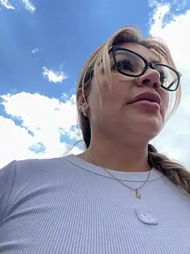 Snapshot of DIANITA_1988 chatting on 01/22/25, 07:45 DIANITA 1988 online show from 01/22/25, 07:45