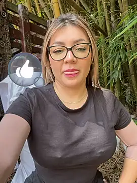 Snapshot of DIANITA_1988 chatting on 03/14/26, 04:45 DIANITA 1988 online show from 03/14/26, 04:45