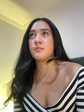 Nina lovi online show from 12/20/24, 11:05